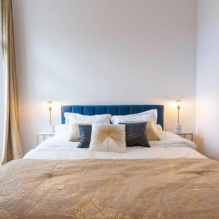 Modern 2-Br Apartment In The Heart Of คานส์ ภายนอก รูปภาพ